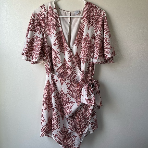 Selfie Leslie Romper - Picture 1 of 5